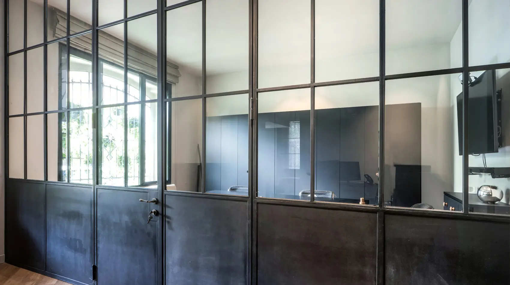 H – glass walls monza