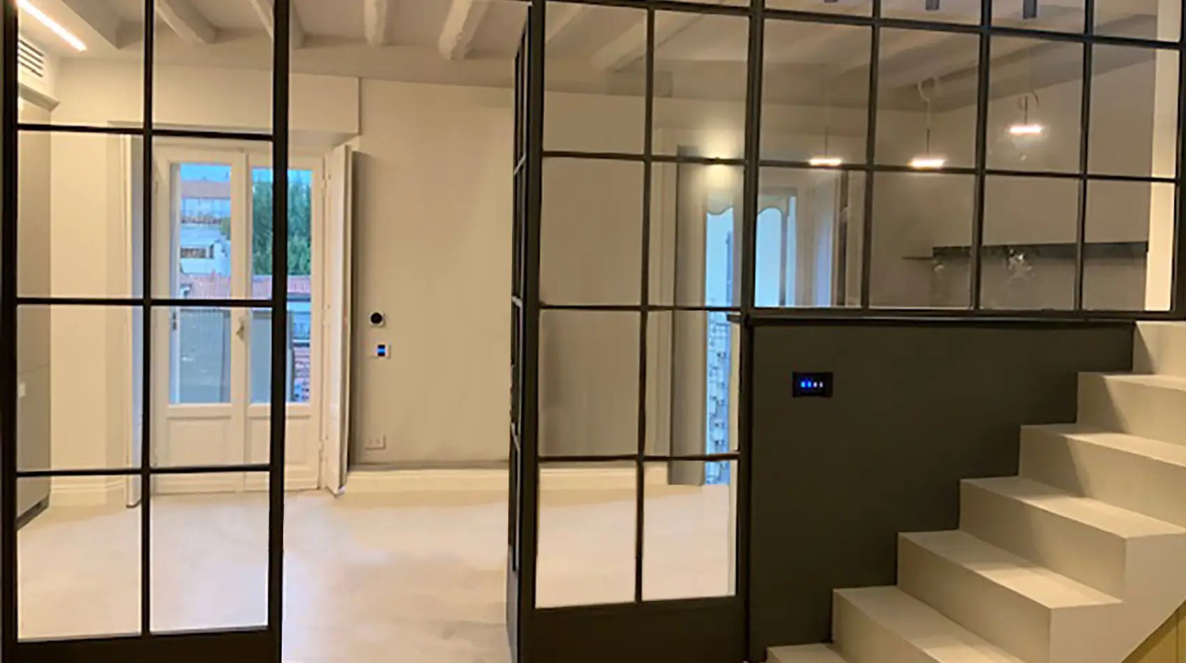 H – glass walls monza