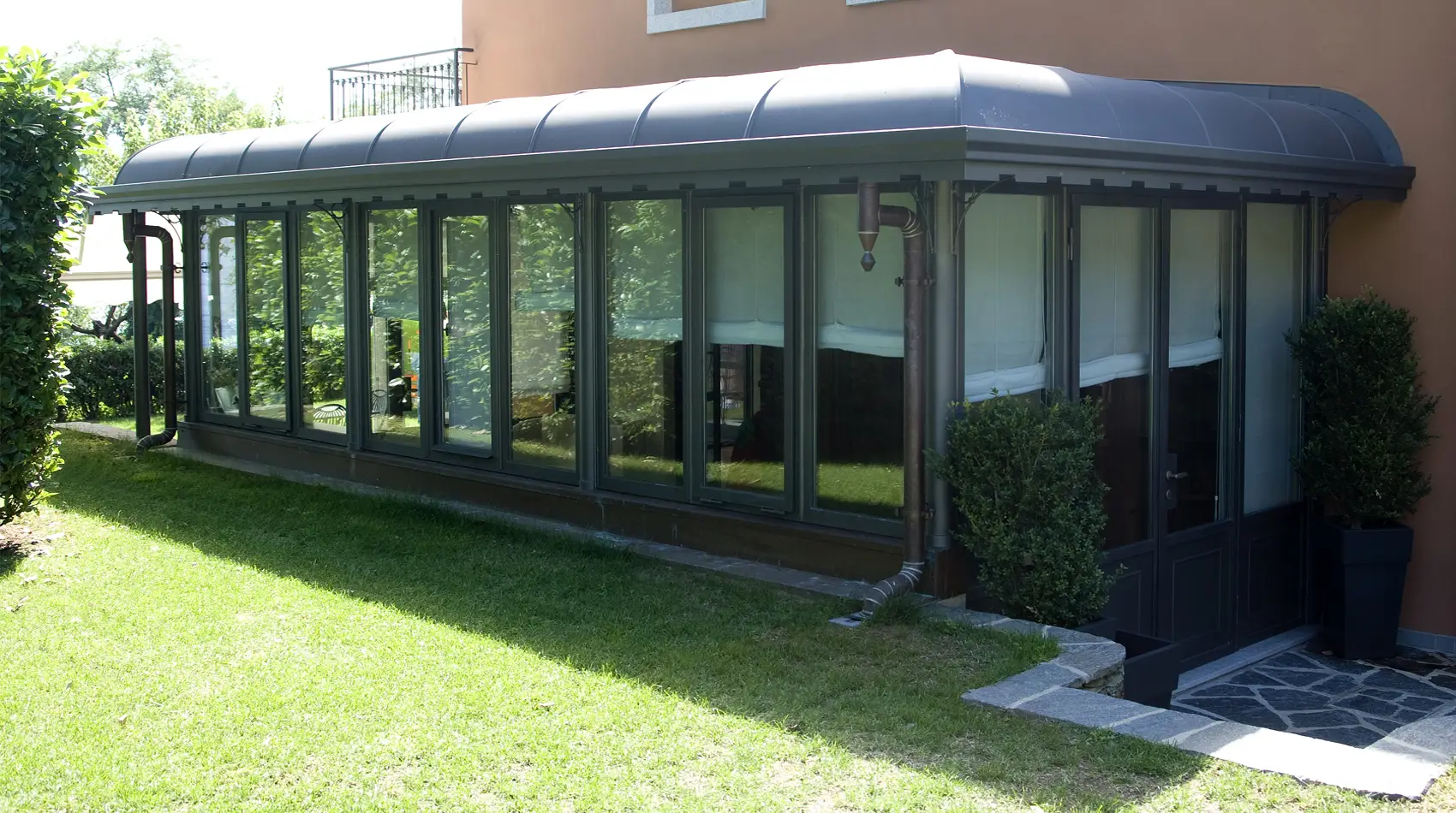 D – small romantic conservatory