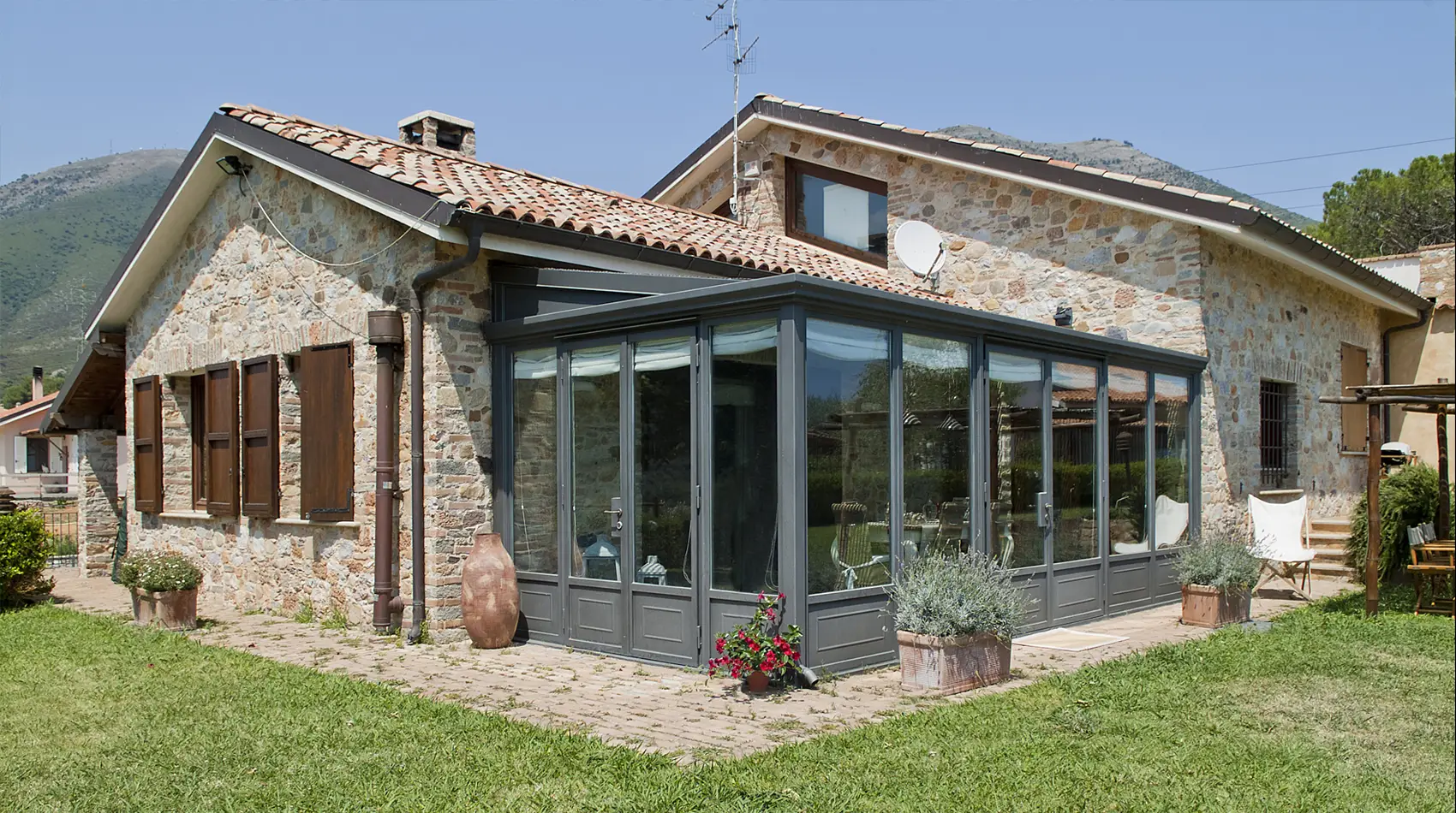 C – Shading table in wood in Pisa
